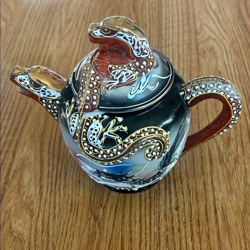 Decorative Snake Motif Teapot - Black and Gold